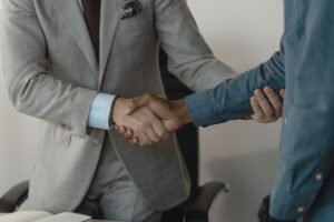 Why Businesses Still Hire Consultants in the Age of AI