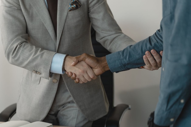 Why Businesses Still Hire Consultants in the Age of AI